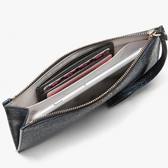 🔴SOLD🔴 Kate Spade Spencer Metallic Wristlet - Picture 8 of 12